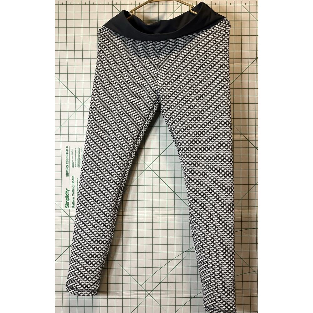 High Waisted Ruched Gray & White Honeycomb Yoga Leggings